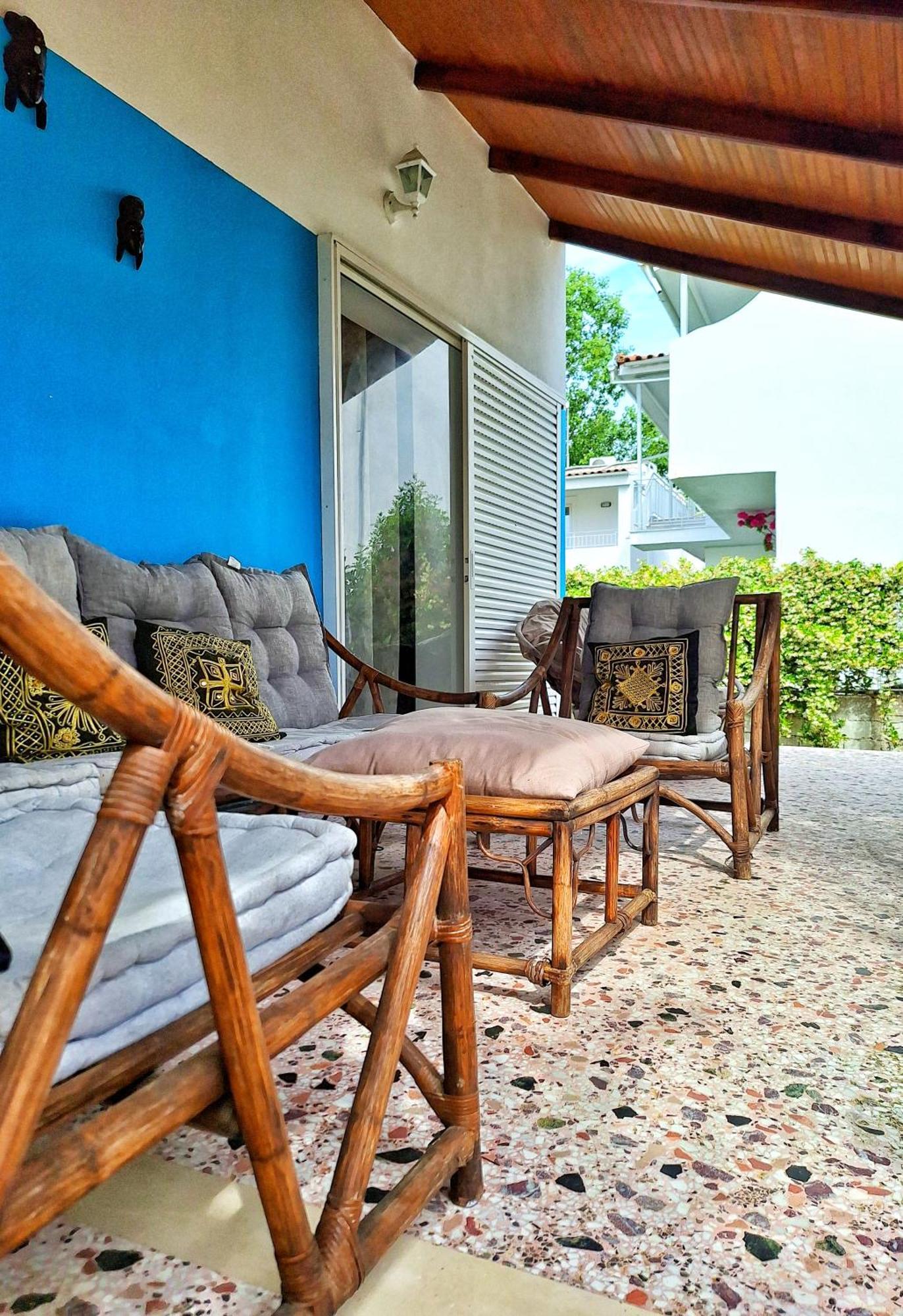 Lemami Beachfront Kávos